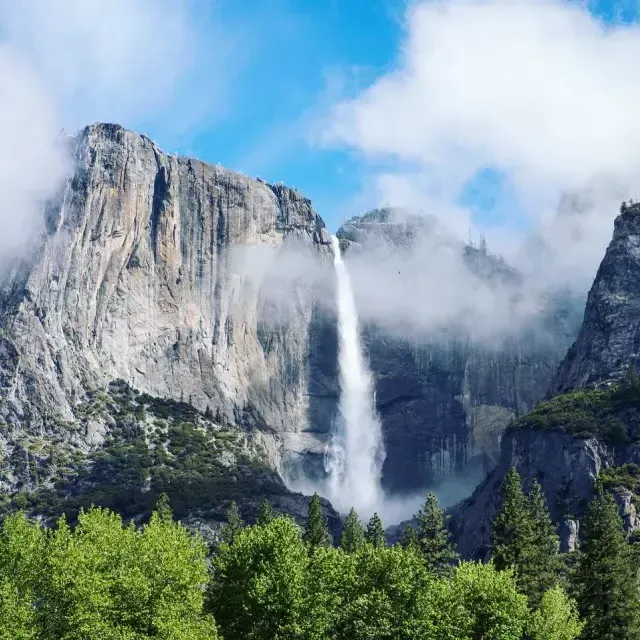 Chutes de 约塞米蒂 dans le parc national de 约塞米蒂.